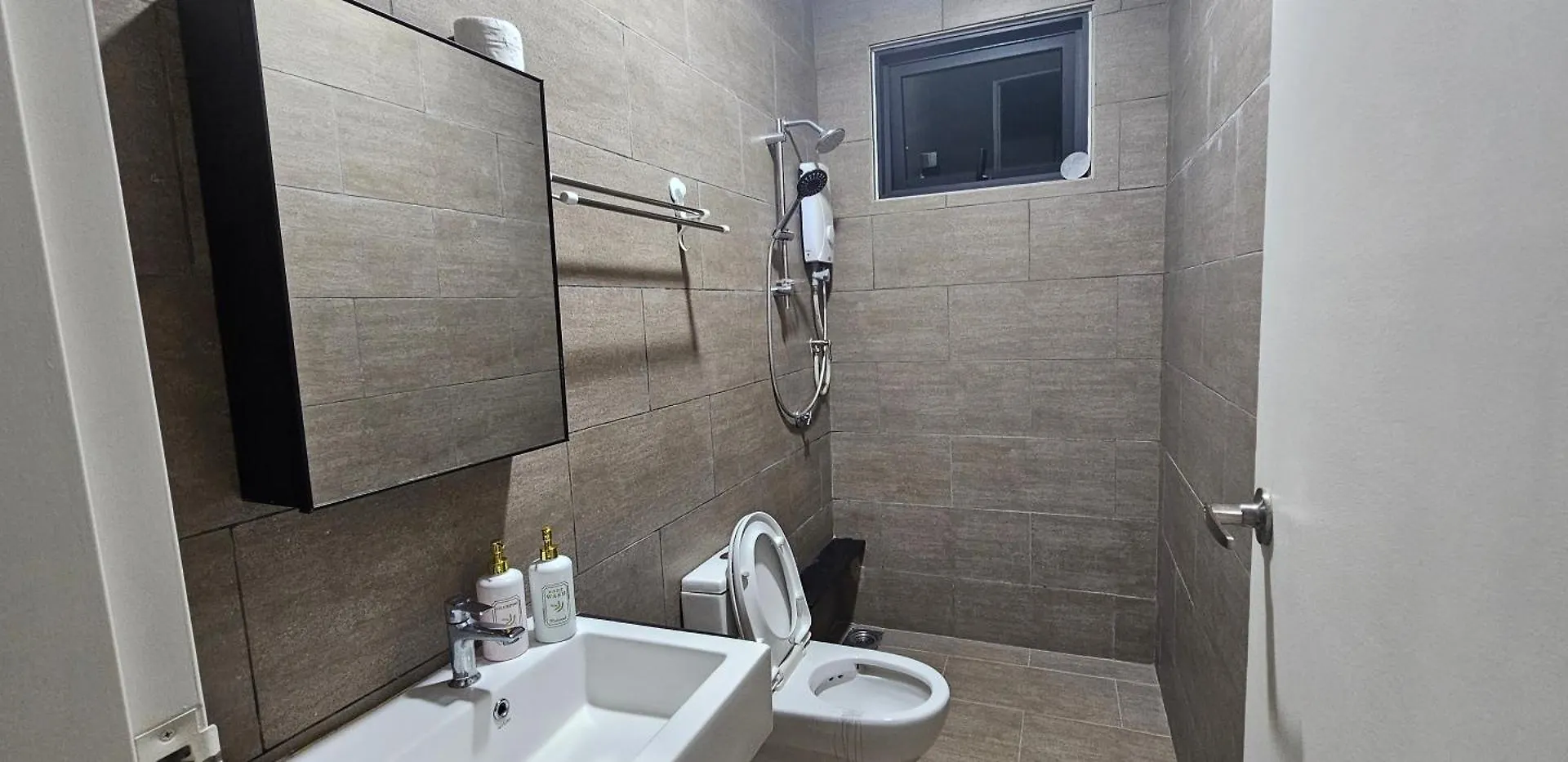 Ong Kim Wee Residence 3 Bedrooms Homestay By Florence Malacca 0*,